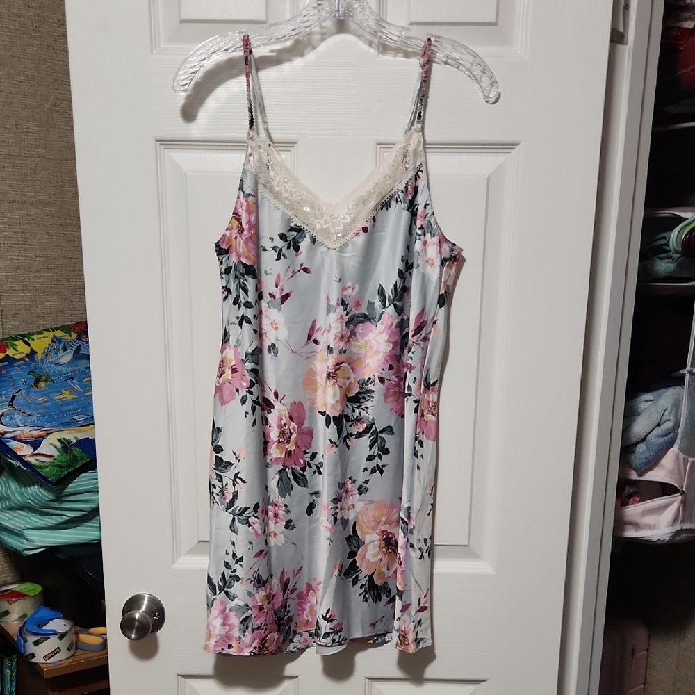 Elegant Floral Chemise with Lace Trim
